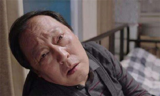 《都挺好》蘇大強居然背著家里人去買發電機組了，聊天記錄曝光