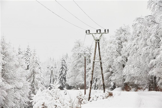 華全：以“動”治“凍”，迎風戰雪保供電！